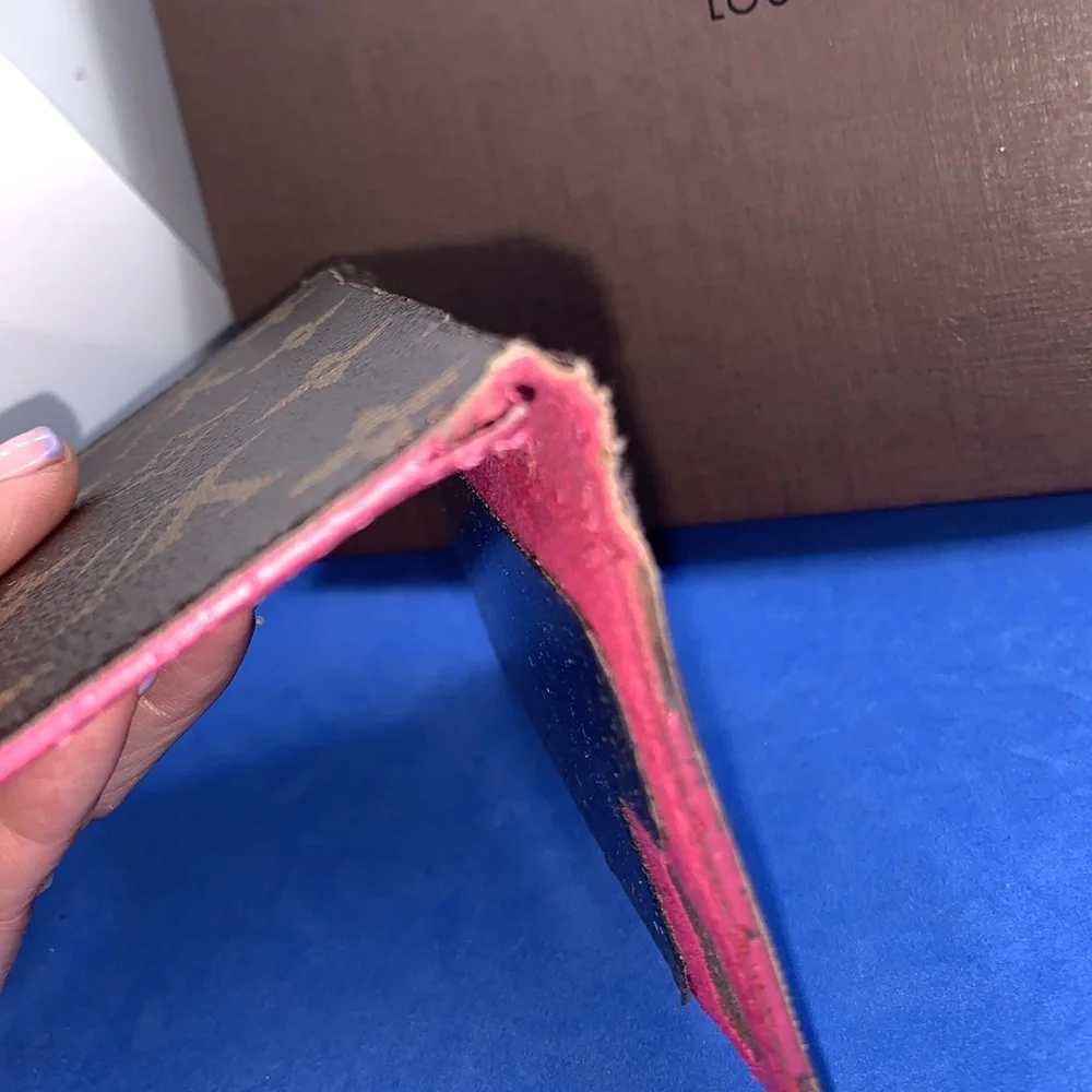 💜 Louis Vuitton monogram‎ iPhone case pink interior 3/5